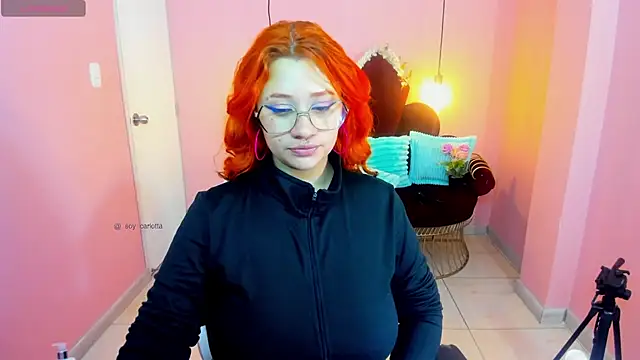 Chat +18 de _carlotta_x ao vivo