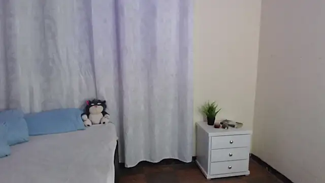 Chat +18 de Angels66v ao vivo