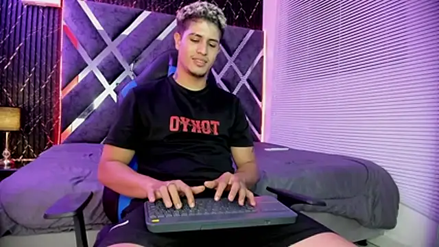 dominic_connor 现场XXX聊天