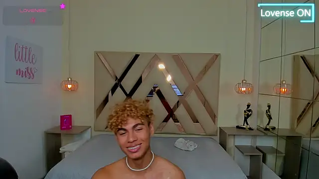 Show modela Anyelo_Twink na web-kameri