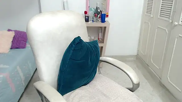 leonela_69n Live XXX chat
