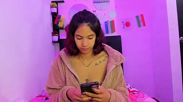 sapphire_brown20's Live XXX Chat