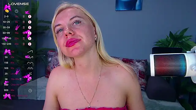 FromRussia's Live XXX Chat