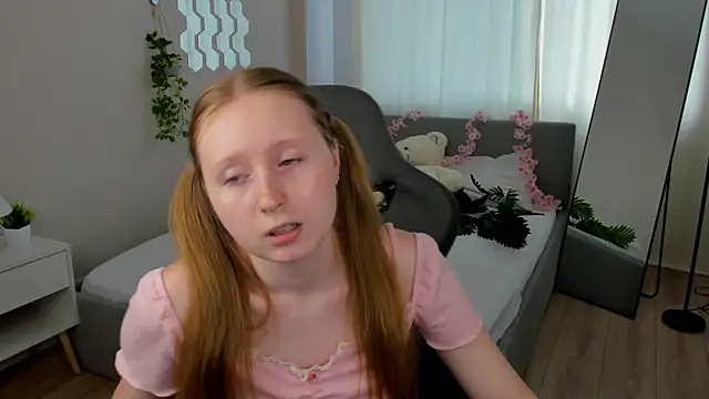 LiliTiny's Live XXX Chat