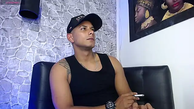 Chris_Dick23 Chat XXX in diretta
