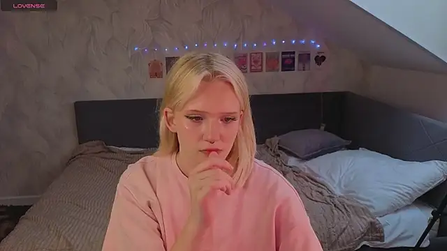 Lilly_JhonassのライブXXXチャット