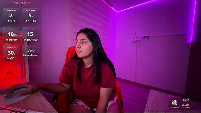 cloe_small's Live XXX Chat
