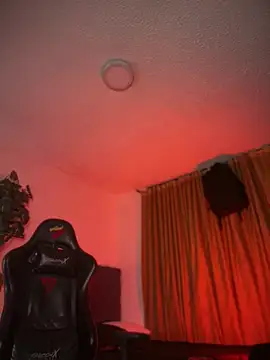 Chat +18 de Benjii_Carter1 ao vivo