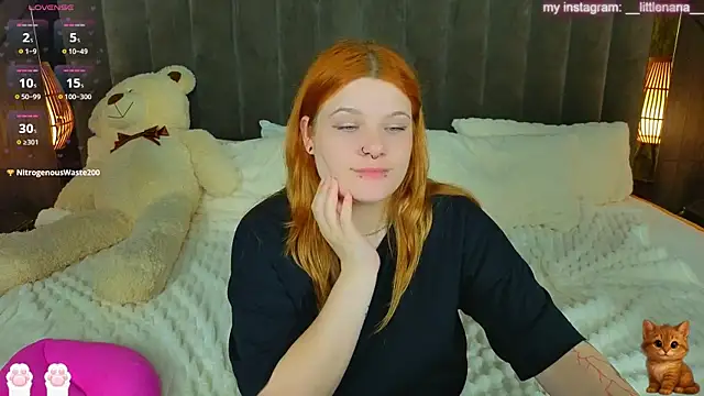 Clumsy_Nana's Live XXX Chat