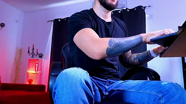 MightyAaron66 Chat XXX in diretta