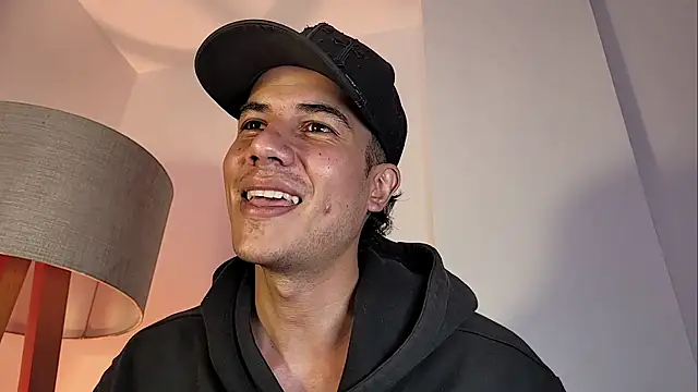 Derek_stud_ élő XXX-chatje