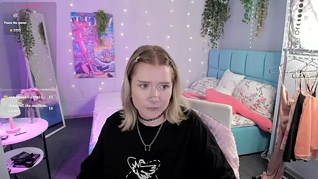 XXX chat uživo modela Elira_Vane