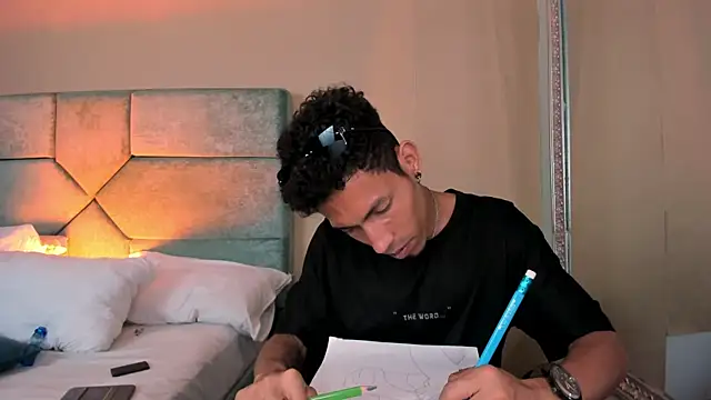 NoaahTylor Live XXX-chat