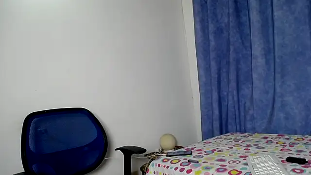 camilawm19 Adlı Modelin Canlı XXX Sohbeti
