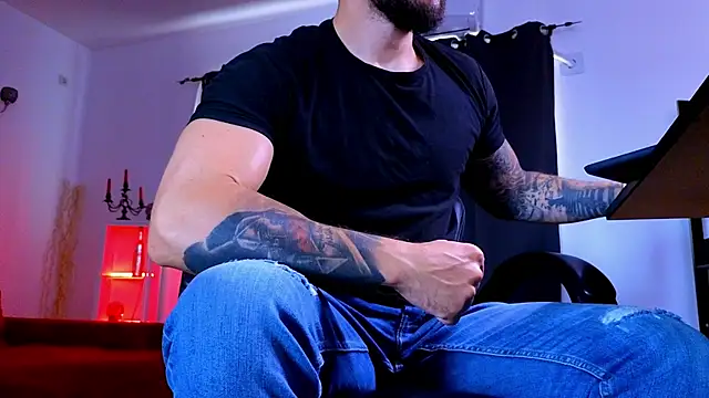 MightyAaron66 – Naživo XXX chat