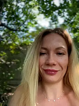 LavenderHot's Live XXX Chat