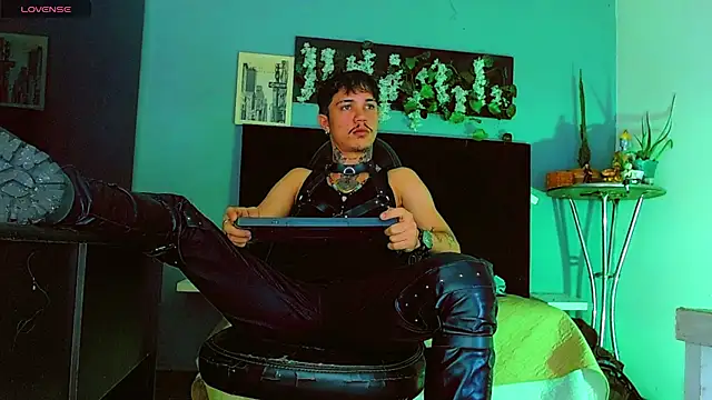HannibalLester 即時 XXX 聊天