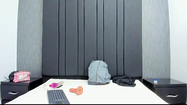Emily_Collins69 라이브 XXX 채팅