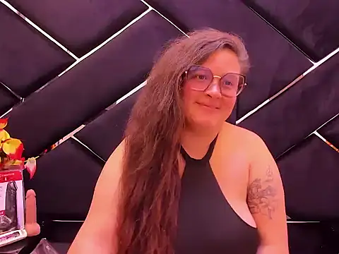 SaraThonson_ Adlı Modelin Canlı XXX Sohbeti