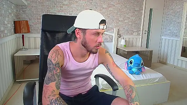JonahShaw Adlı Modelin Canlı XXX Sohbeti