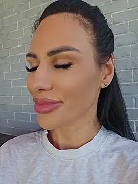KatiaDivine Chat XXX live