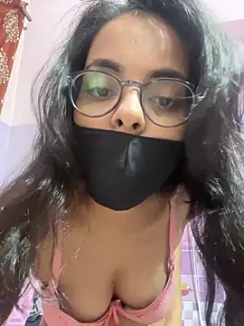 Sandhya_77 élő XXX-chatje