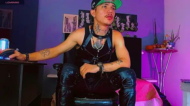 HannibalLester Chat XXX live