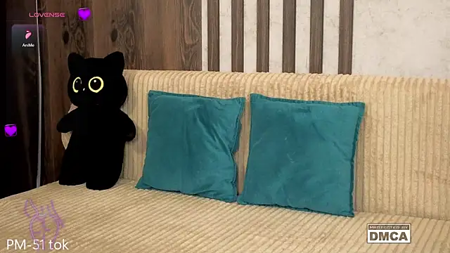 צ'אט XXX בשידור חי של Holl1Would