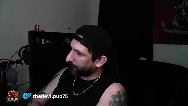 DevilPup75_ élő XXX-chatje