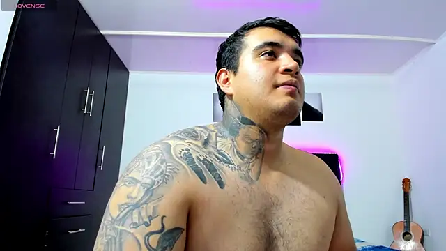 XXX chat uživo modela thiago__cp01