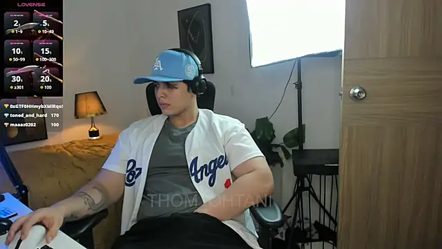 Thom_Ohtani Live XXX Chat
