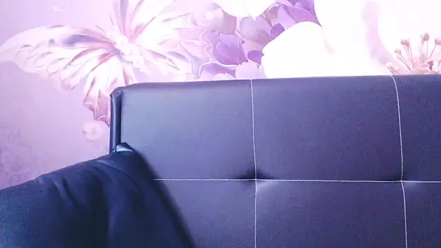 BlondPussy Adlı Modelin Canlı XXX Sohbeti