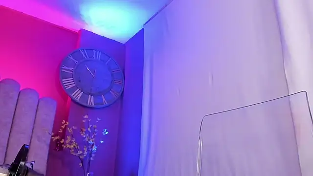 InndrahotのライブXXXチャット
