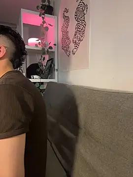 Онлайн чат XXX aronnhidden