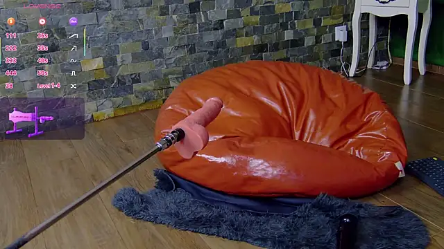 Chat +18 de SelenSummer ao vivo