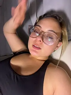 XXX chat uživo modela Lila2005