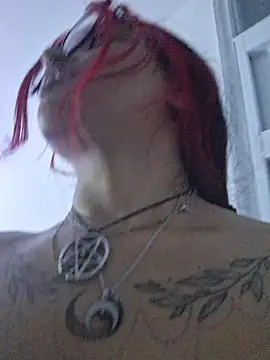 Chat +18 de carolinerue ao vivo