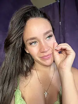 دردشة QuietNicole الجنسية المباشرة