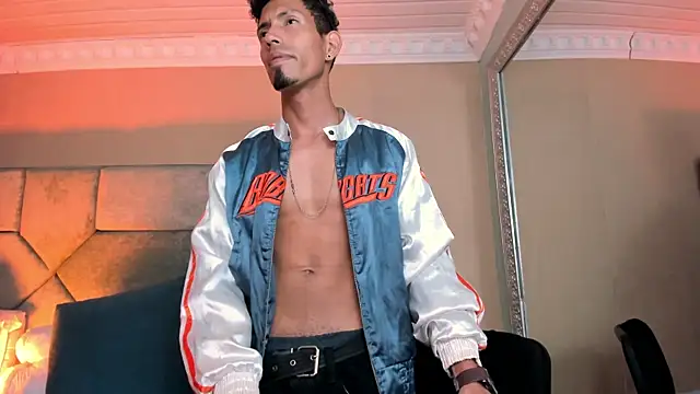 NoaahTylor's Live XXX Chat