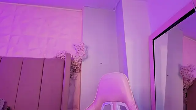 MollyBigBoobs12's Live XXX Chat