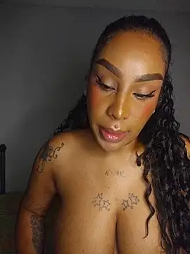 Queen_Amara Live XXX-Chat