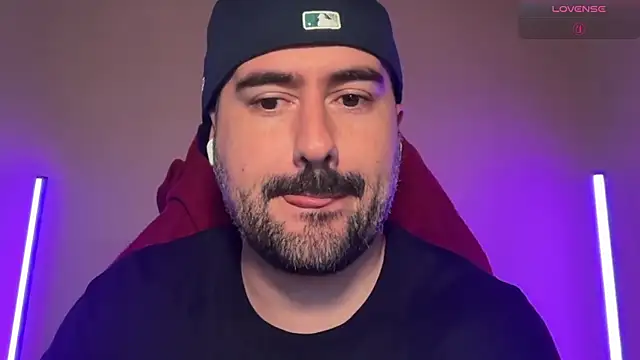 XXX chat uživo modela DominantTheo