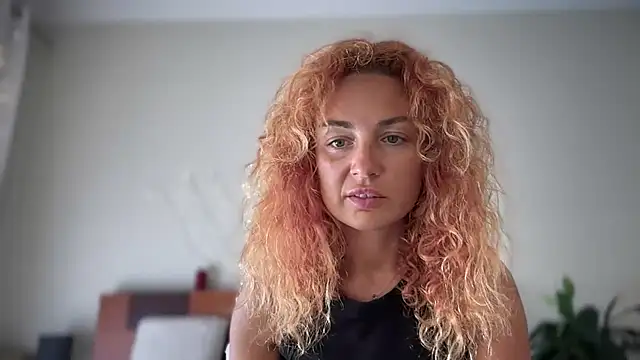 Reddgiirl's Live XXX Chat