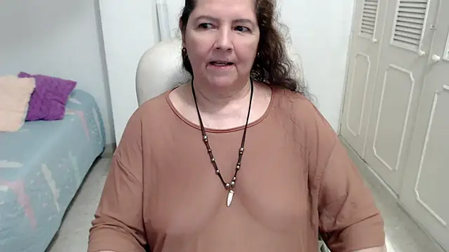 leonela_69 live XXX chat