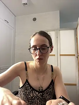 MartiniiSelenna's Live XXX Chat