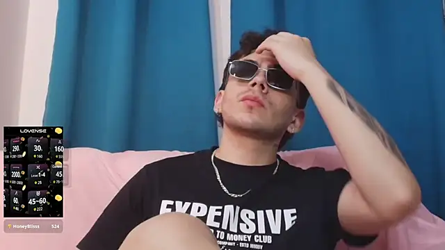 adonisZafiro: вебкам-шоу