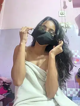 Sandhya_77 Adlı Modelin Canlı XXX Sohbeti
