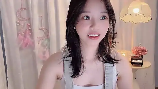 Yanys521 即時 XXX 聊天
