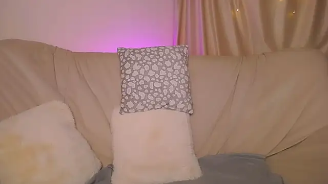 Živý XXX chat EllyColins
