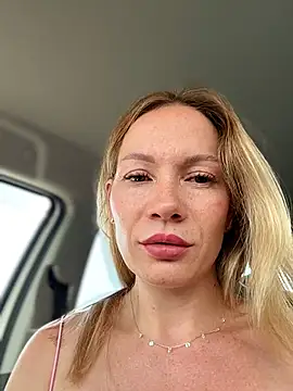 LavenderHot's Live XXX Chat